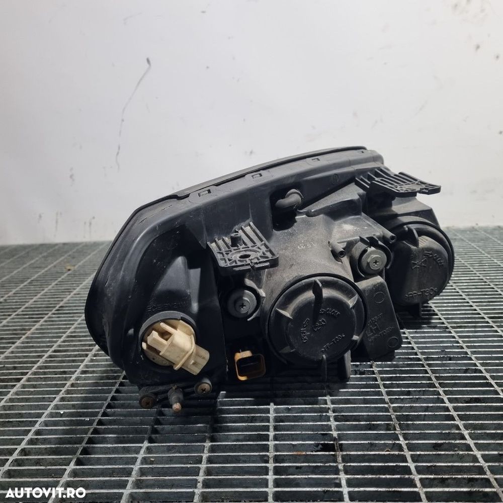 Far Stanga Chevrolet Captiva 2006 - 2011 SUV 4 Usi (1328) Cu lupă - 3