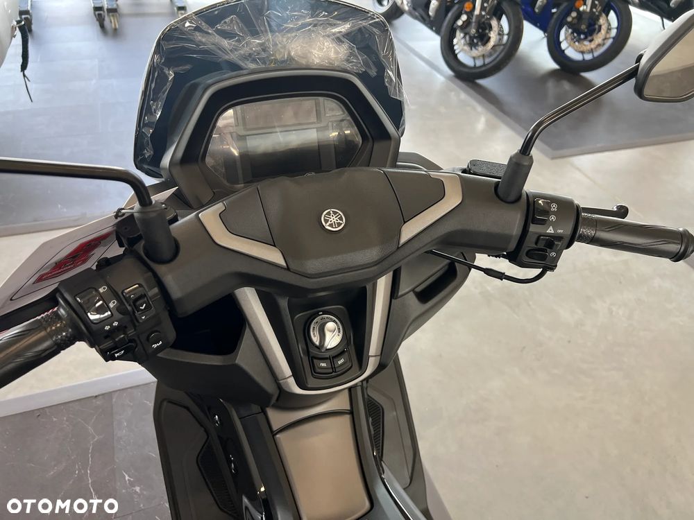 Yamaha NMAX - 7