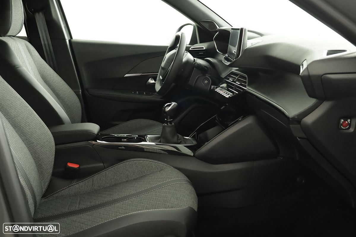 Peugeot 2008 1.2 PureTech Allure - 23