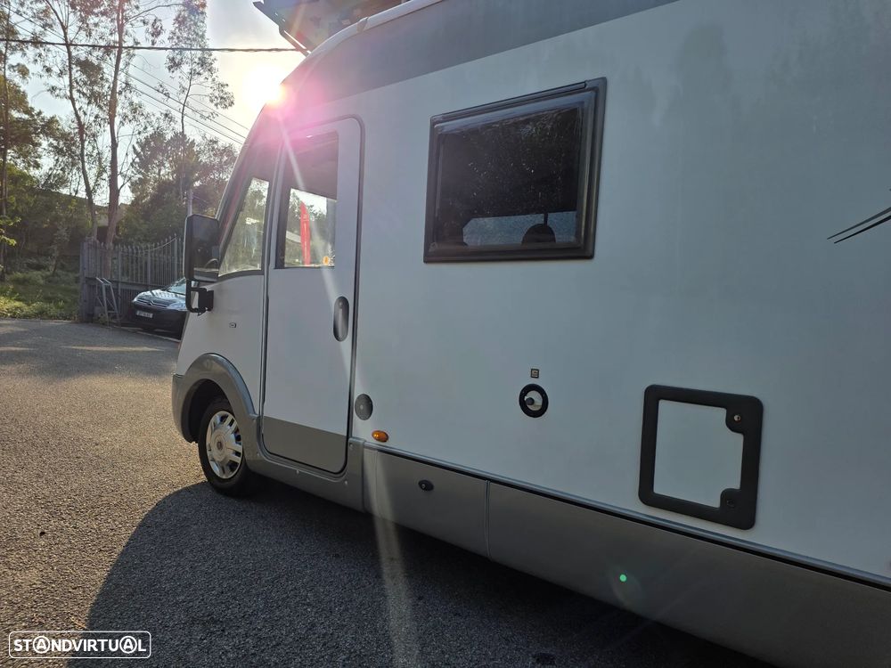 Burstner Aviano 725i cama central - 25