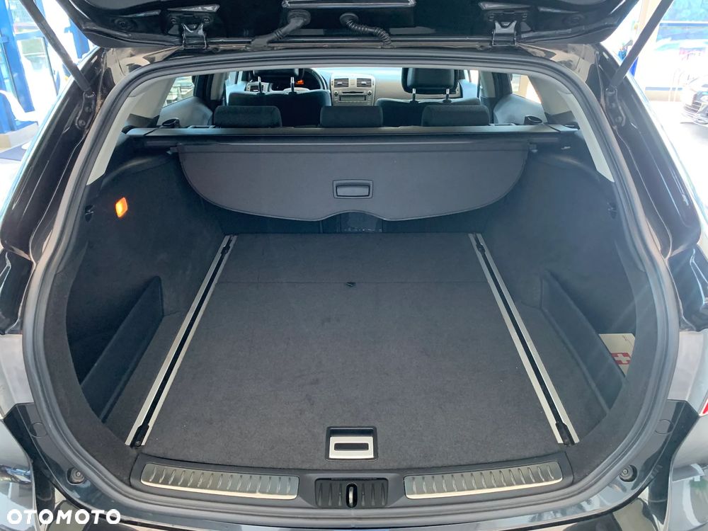 Toyota Avensis - 12