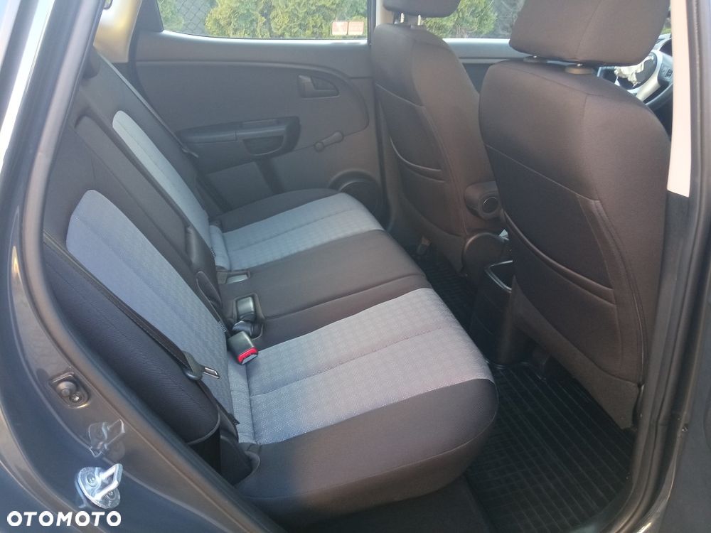 Kia Venga 1.6 L - 17