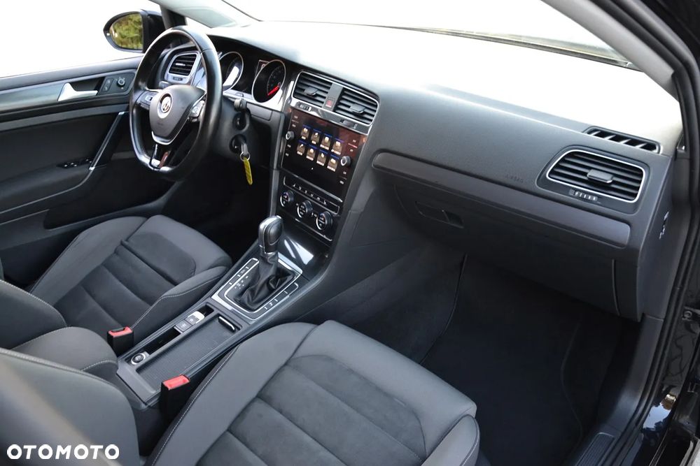 Volkswagen Golf Variant 1.6 TDI BMT Highline DSG - 29