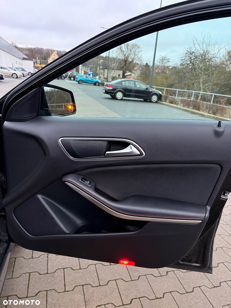 Mercedes-Benz GLA 200 (CDI) d 7G-DCT AMG Line - 17