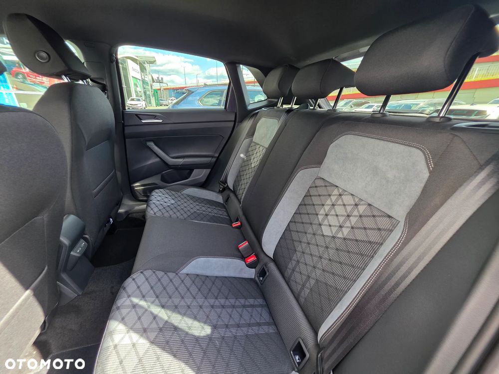 Volkswagen Polo 1.0 TSI R-Line Plus DSG - 24