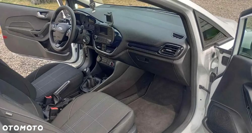 Ford Fiesta 1.1 COOL&CONNECT - 12