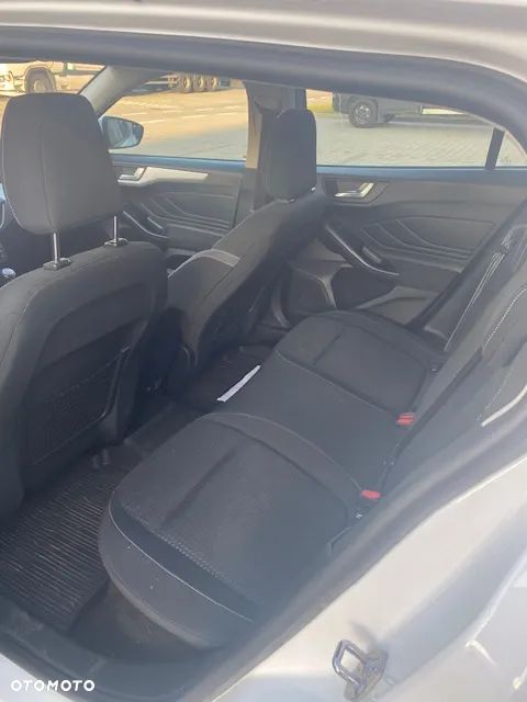 Ford Focus 1.5 EcoBlue SCR Trend - 6