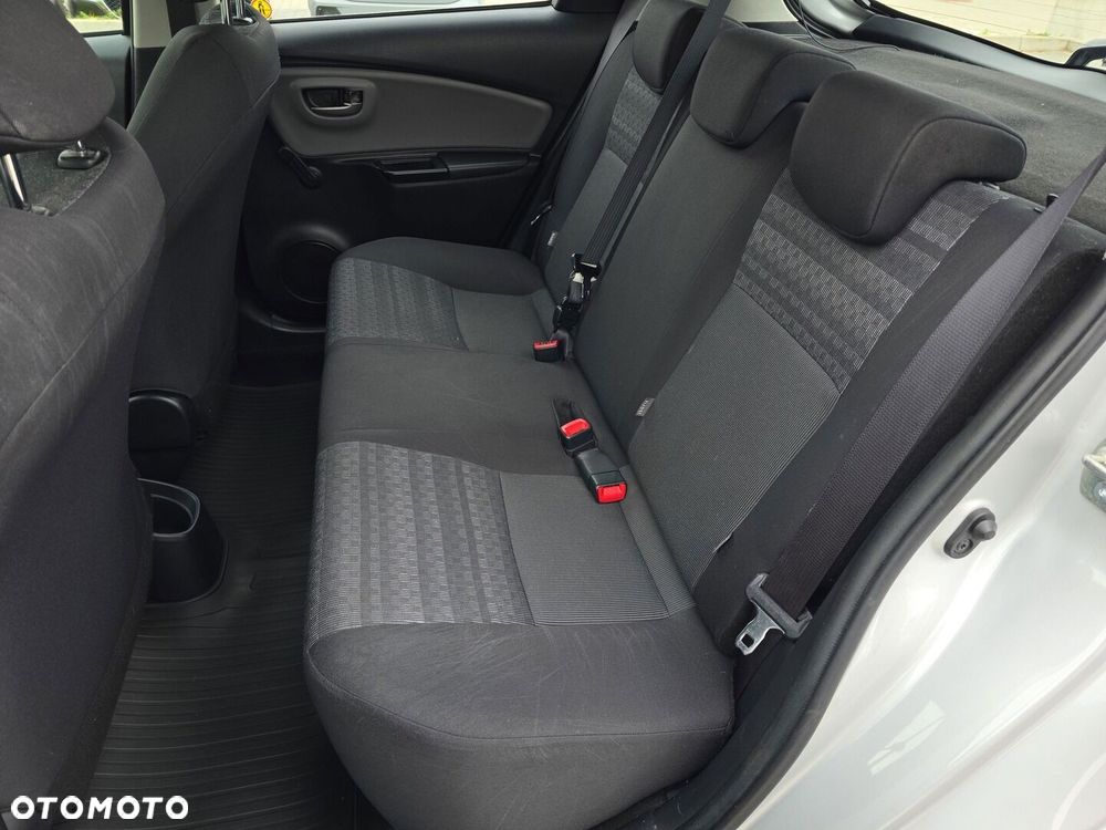 Toyota Yaris - 12