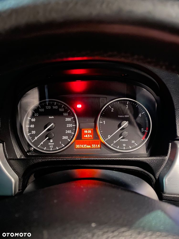 BMW Seria 3 318d DPF Edition Sport - 14