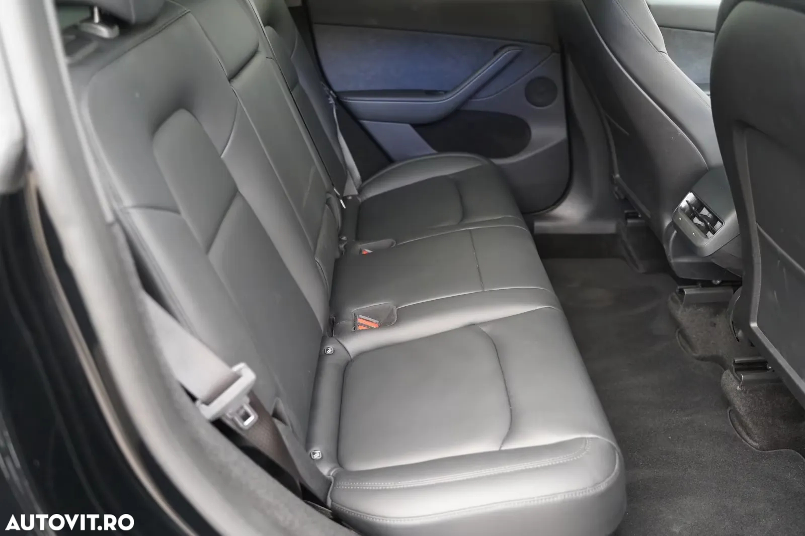 Tesla Model Y Performance Dual Motor AWD - 2