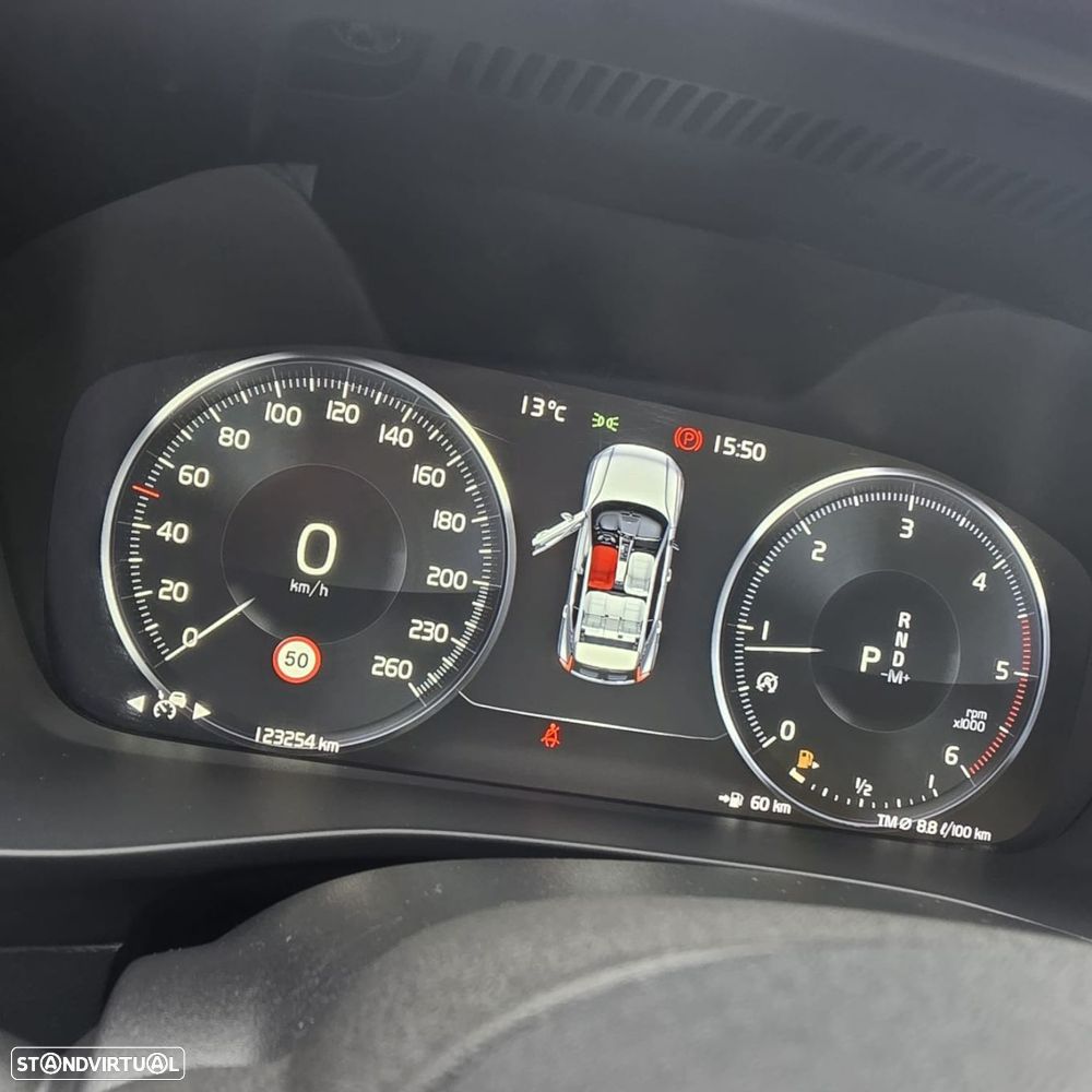 Volvo XC 40 2.0 D3 R-Design Geartronic - 25