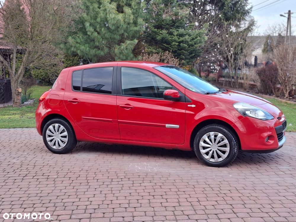 Renault Clio 1.2 16V 75 TomTom Edition - 9