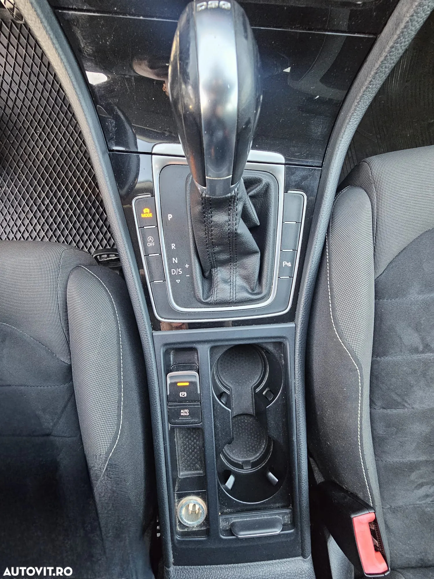 Volkswagen Golf 1.6 TDI BlueMotion Technology DPF Highline DSG - 11