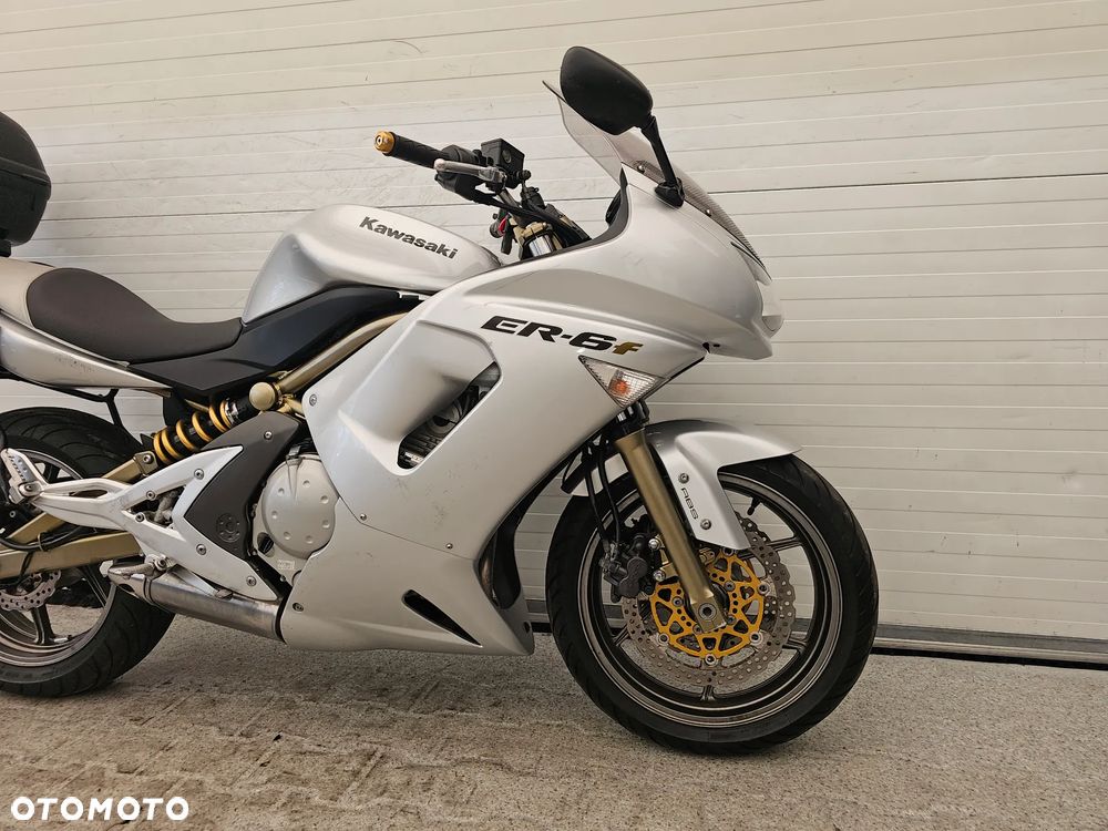 Kawasaki ER - 8