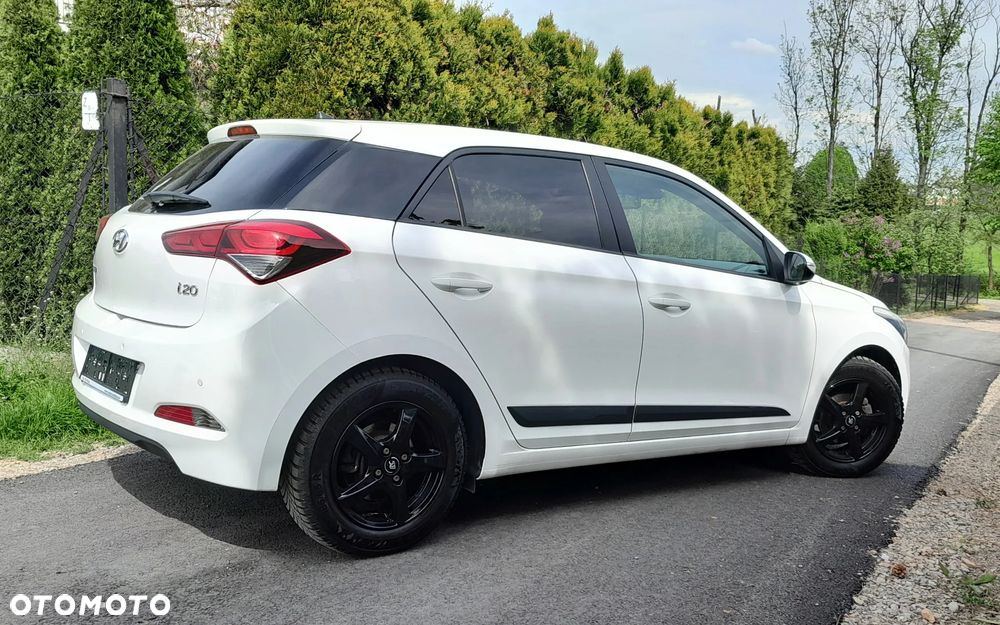 Hyundai i20 - 20