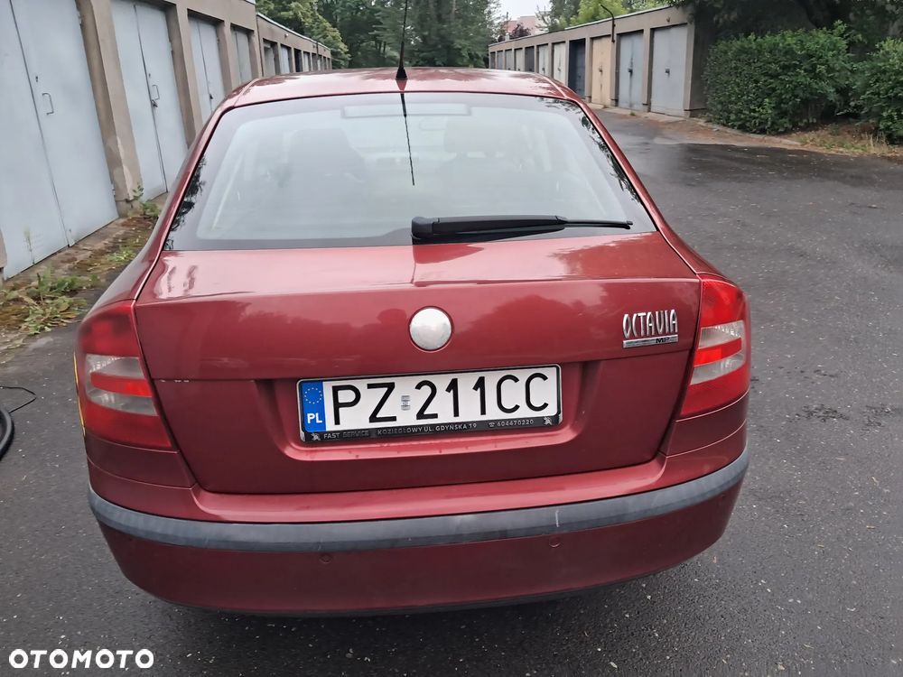 Skoda Octavia 1.6 Ambiente - 16