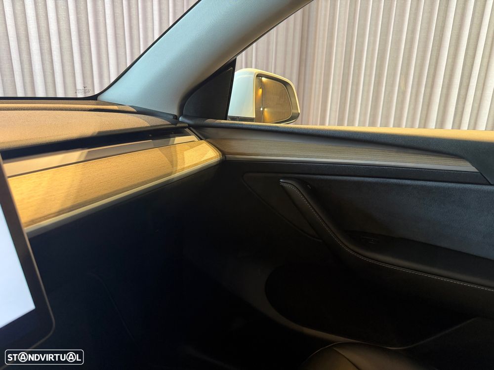 Tesla Model Y Tração Traseira - 24