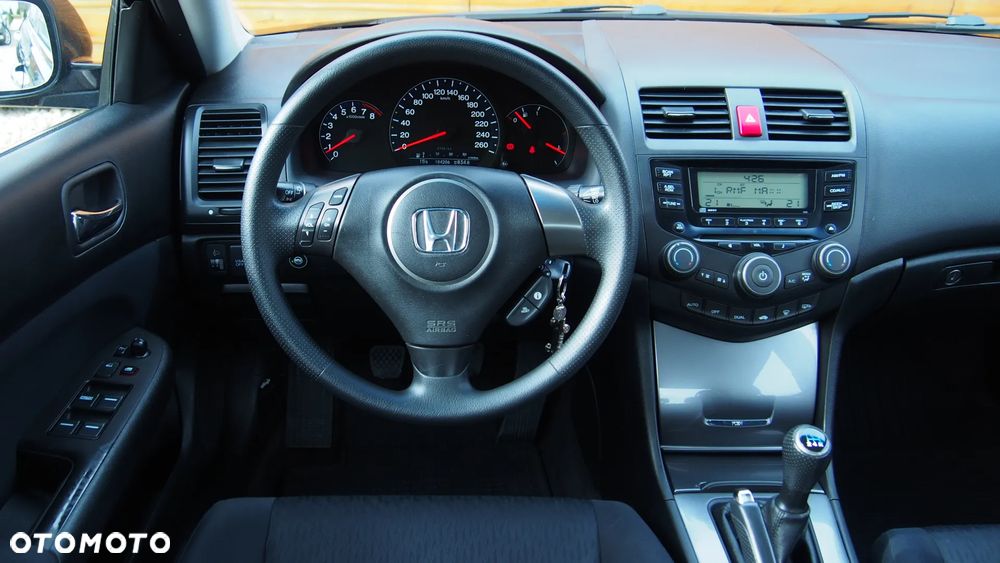 Honda Accord 2.0 Comfort - 25