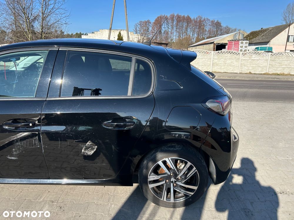 Peugeot 208 - 29