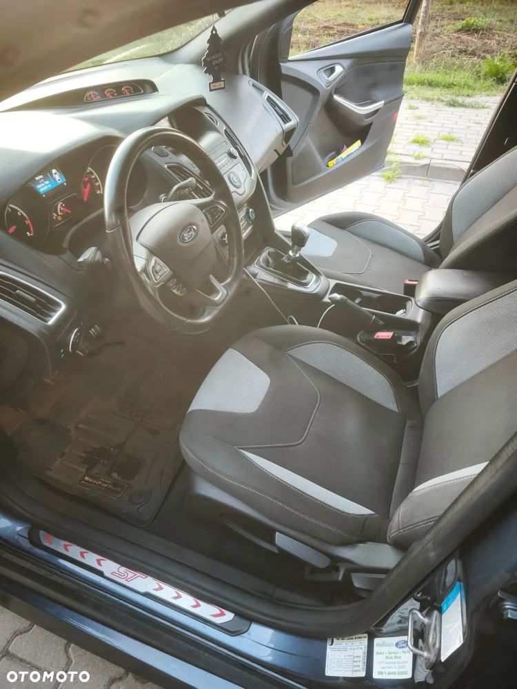 Ford Focus - 10