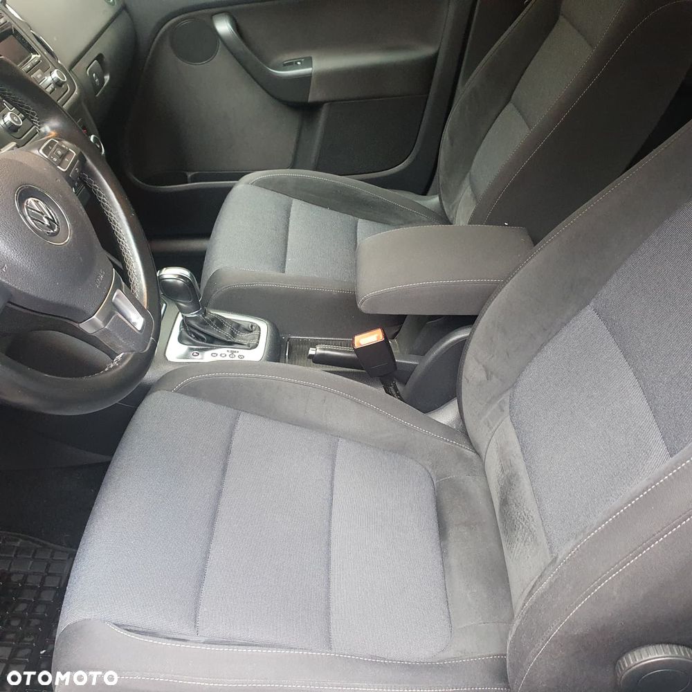 Volkswagen Golf Plus 1.6 TDI Comfortline DSG - 27