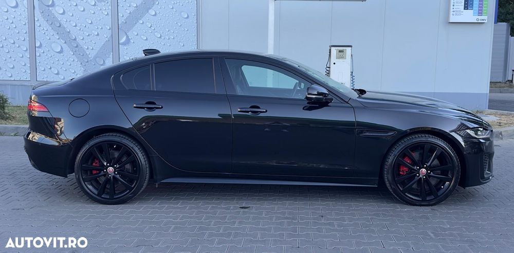 Jaguar XE P300 AWD R-Dynamic HSE - 8