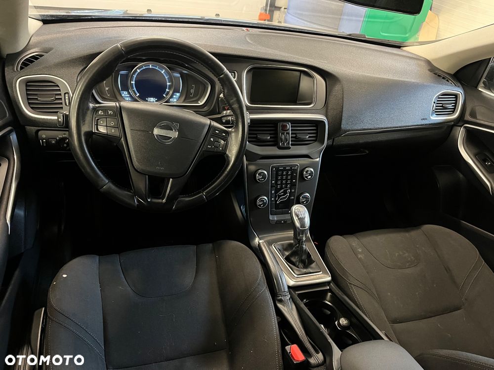 Volvo V40 D2 - 13