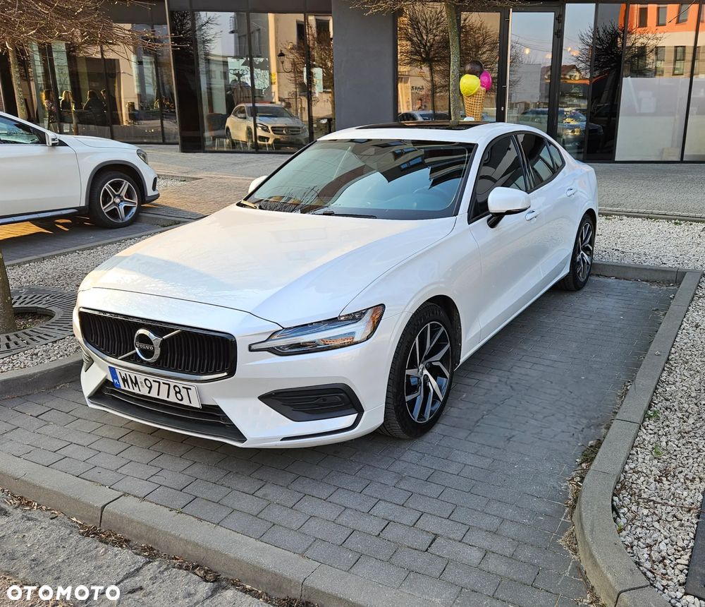 Volvo S60 T5 Momentum Pro - 1