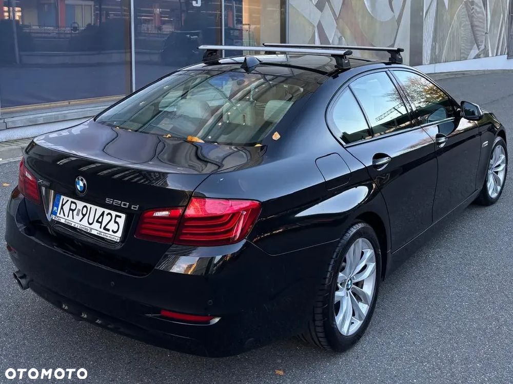 BMW Seria 5 520d xDrive - 11