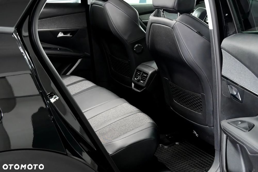 Peugeot 3008 BlueHDi 180 Stop & Start EAT8 Allure - 11