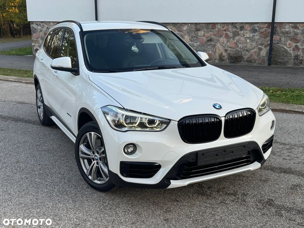 BMW X1 xDrive20i Sport Line - 24