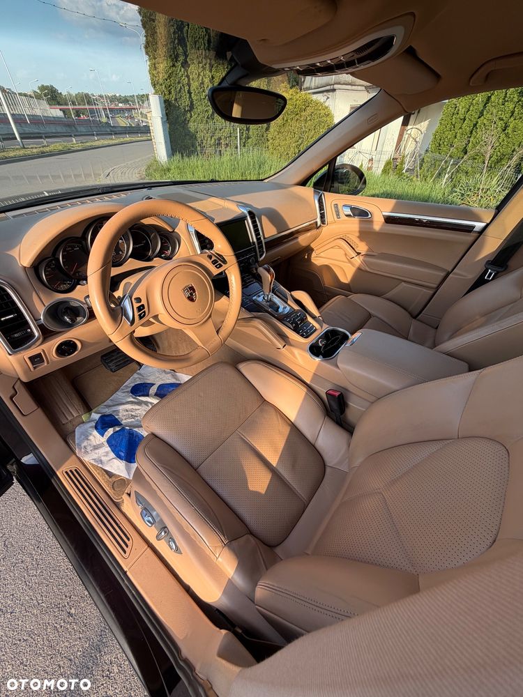 Porsche Cayenne - 21
