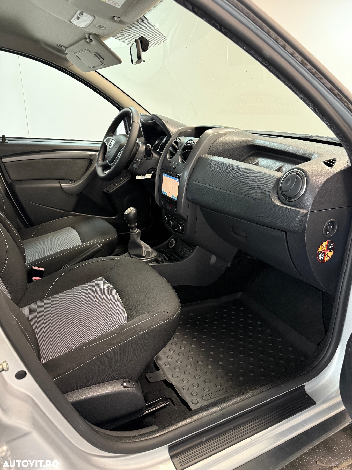 Dacia Duster 1.5 dCi 4x4 SL Connected by Orange - 11