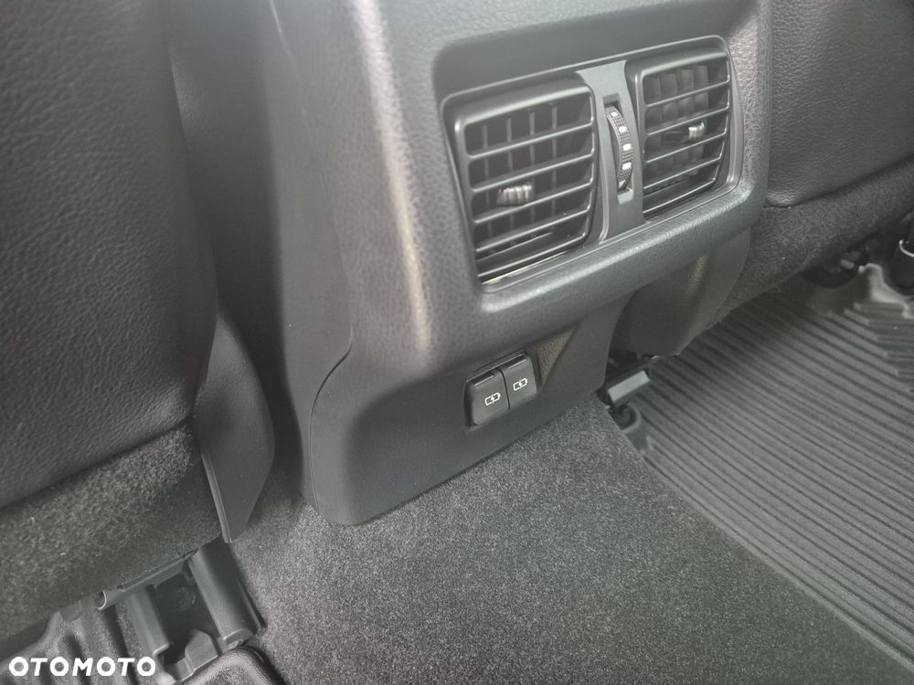 Toyota Camry 2.5 Hybrid Executive CVT - 28