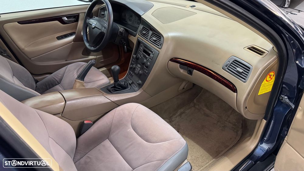 Volvo S60 2.4 D5 - 27