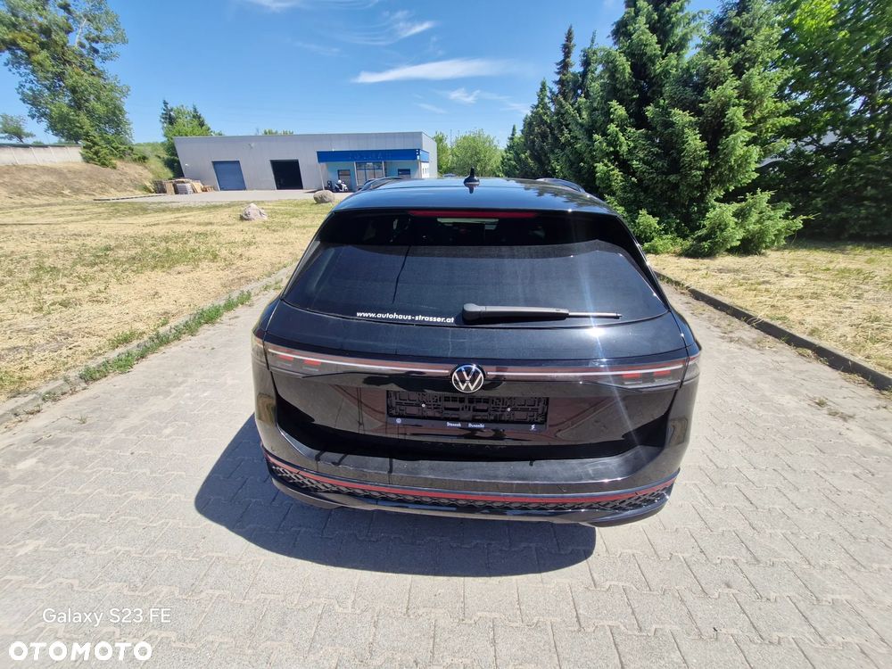 Volkswagen Passat Variant 2.0 TDI SCR DSG R-Line - 6