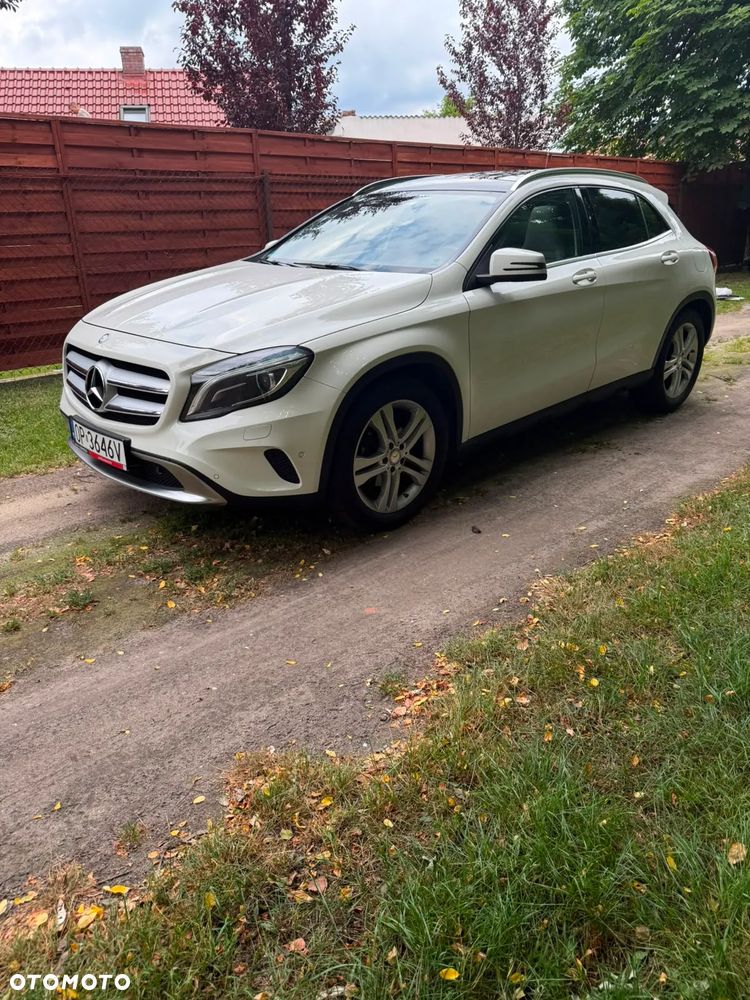 Mercedes-Benz GLA - 10