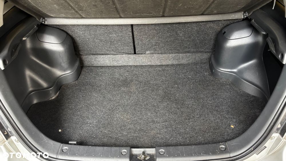 Suzuki Liana 1.6 - 16