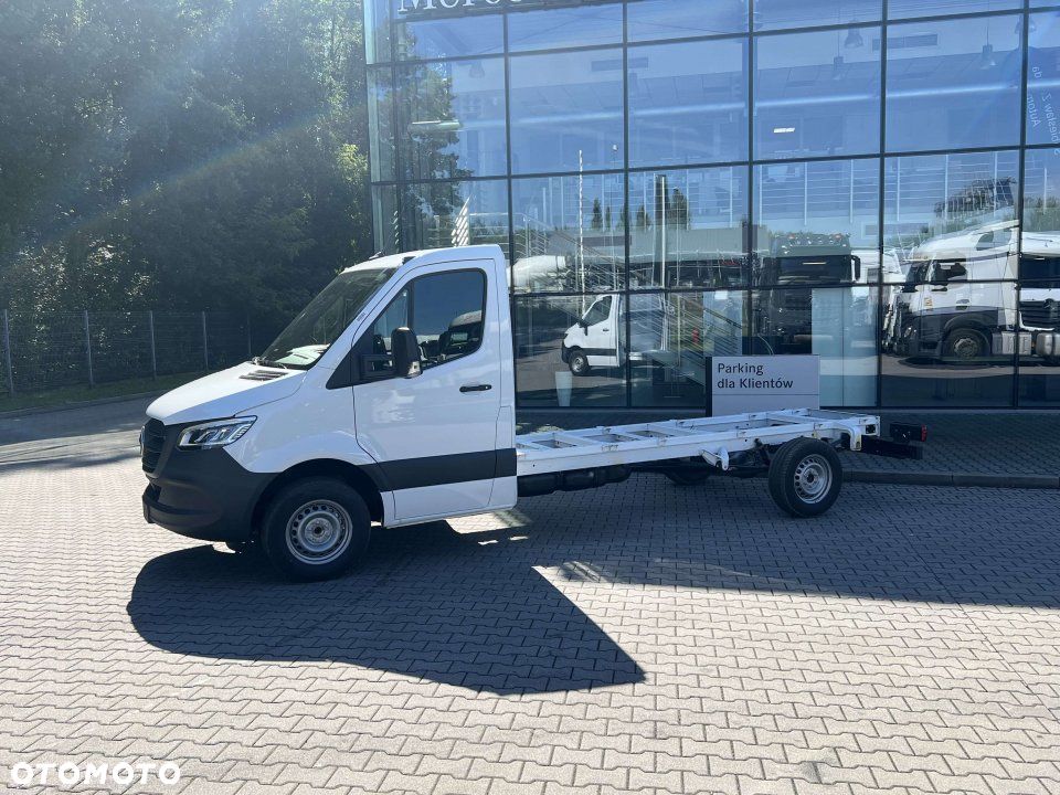 Mercedes-Benz Sprinter - 2