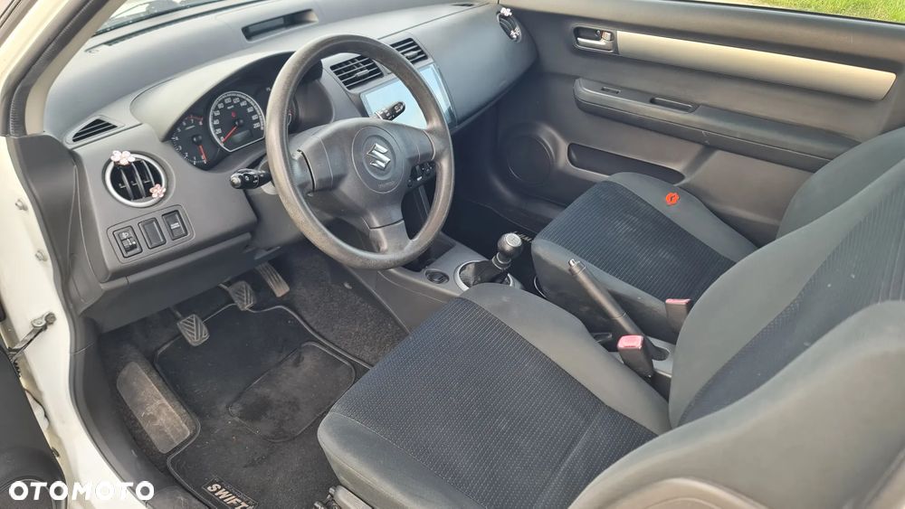 Suzuki Swift 1.3 Comfort - 11