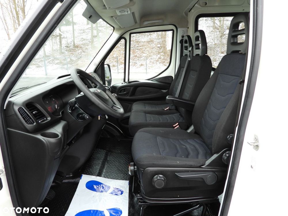 Iveco DAILY 35S14 FURGON BRYGADÓWKA 7 MIEJSC TEMPOMAT  140KM - 27
