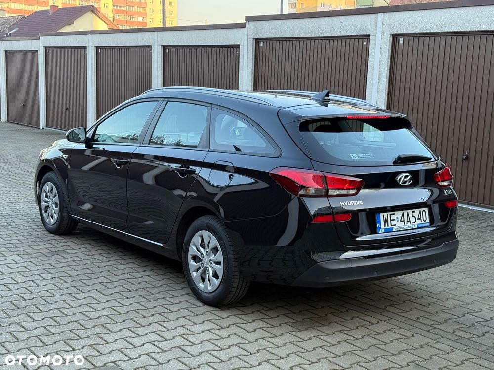 Hyundai i30 1.5 DPI Classic + - 32