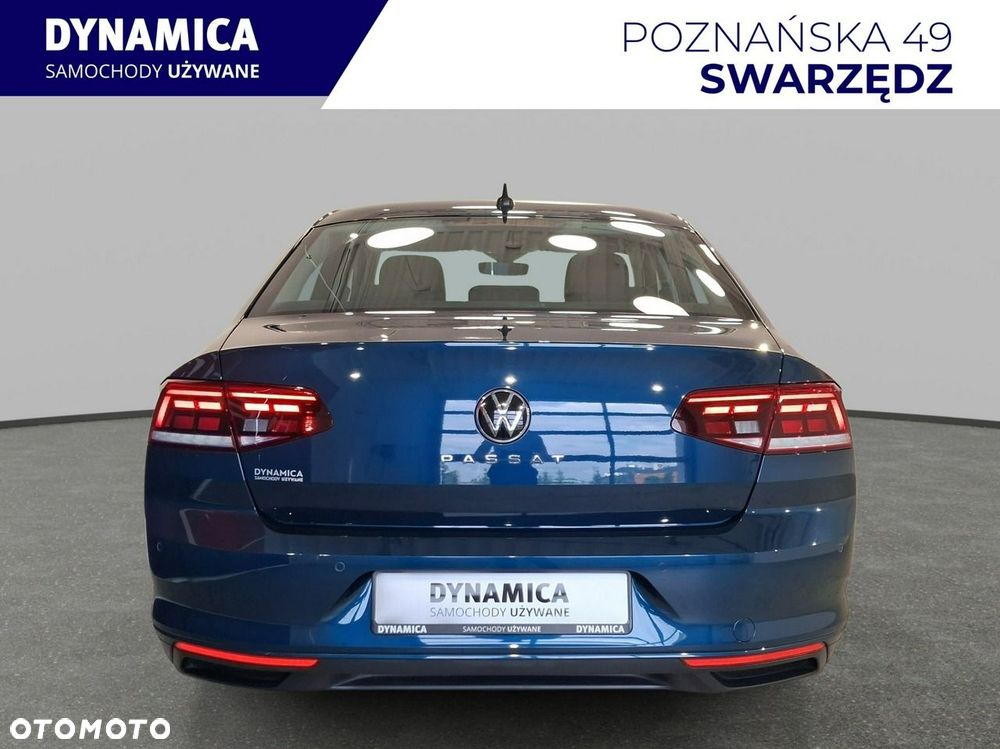 Volkswagen Passat - 8