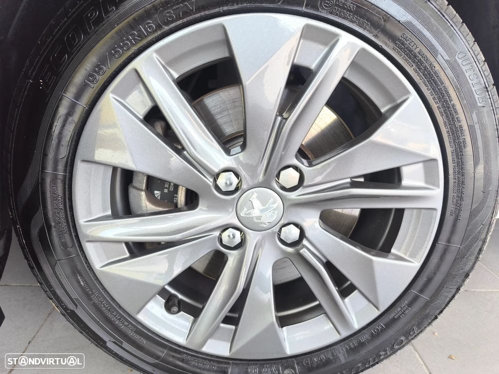 Peugeot e-208 Allure+ - 20