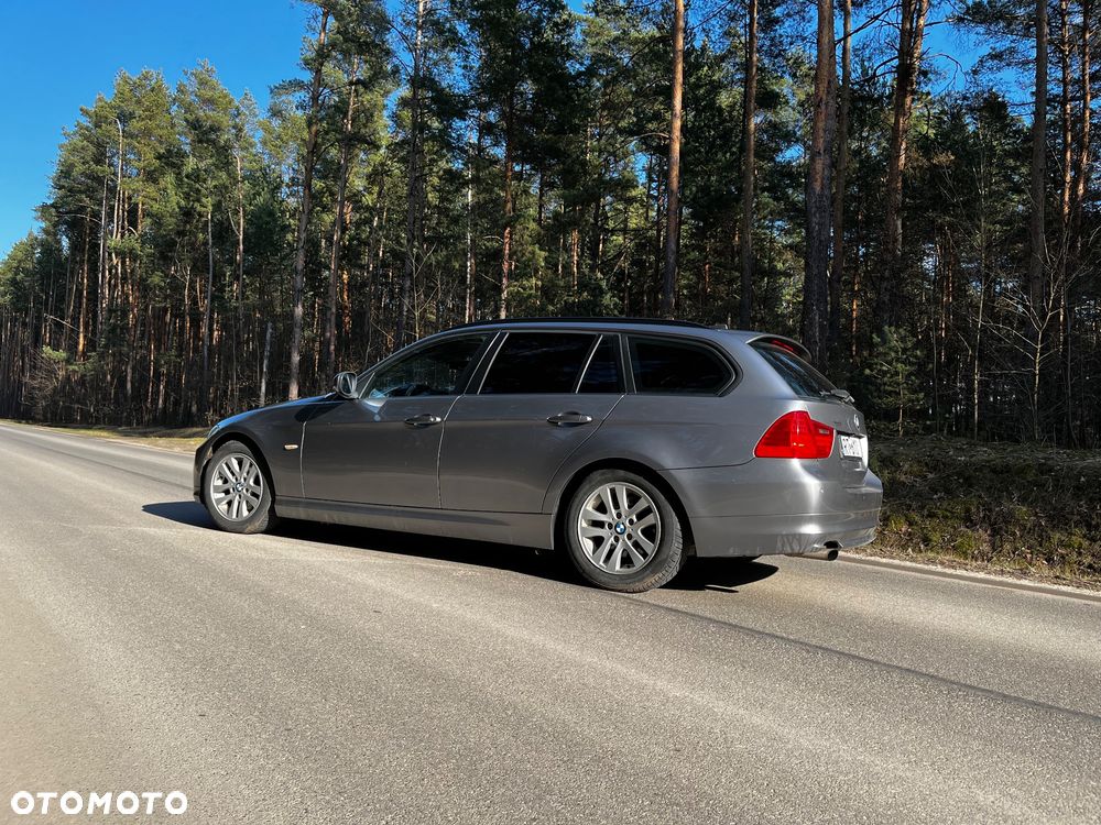BMW Seria 3 318d DPF - 4