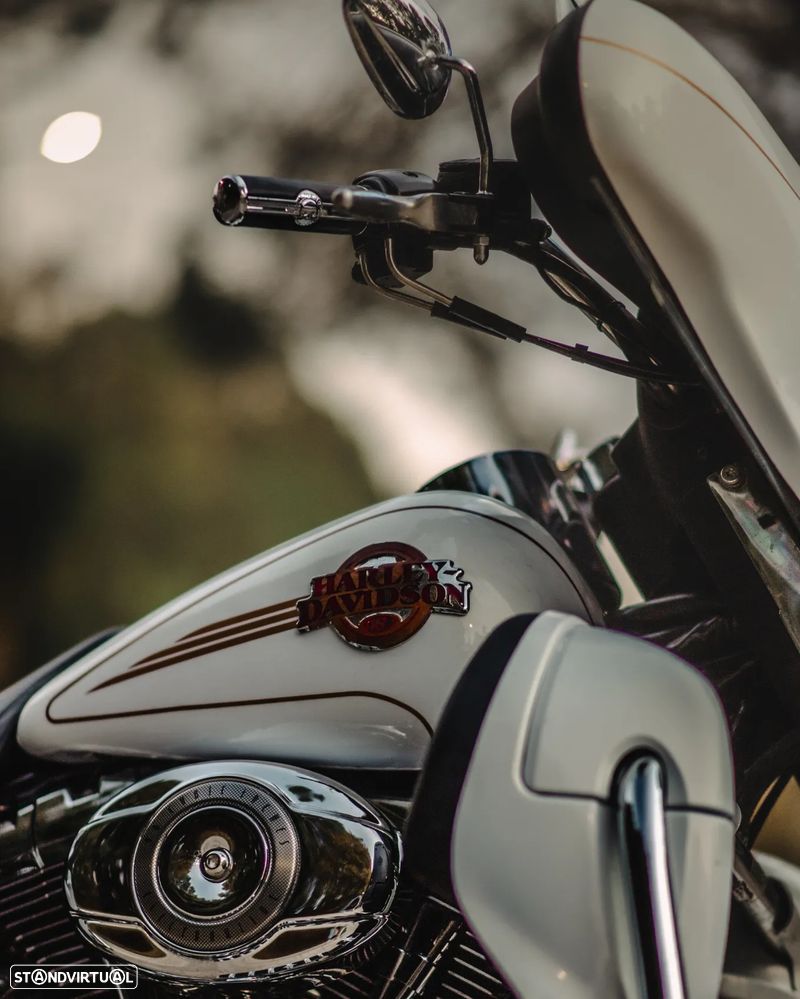 Harley-Davidson FLHTCU Ultra Classic Electra Glide - 7