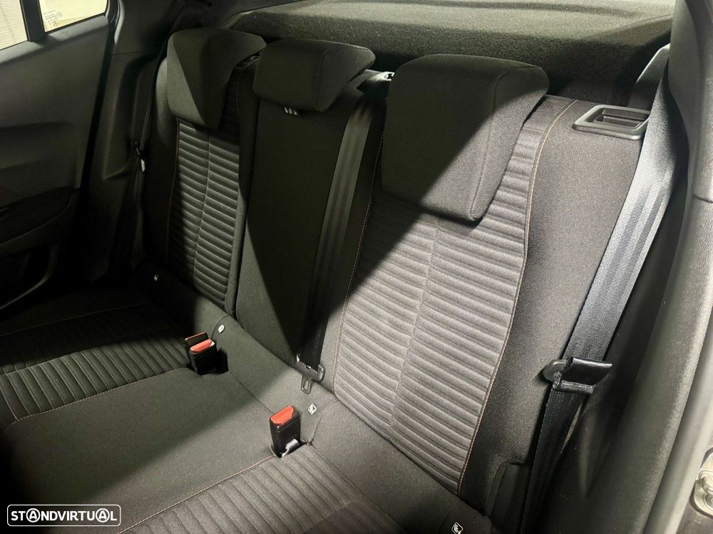 Peugeot 2008 1.2 PureTech Active Pack EAT8 - 27