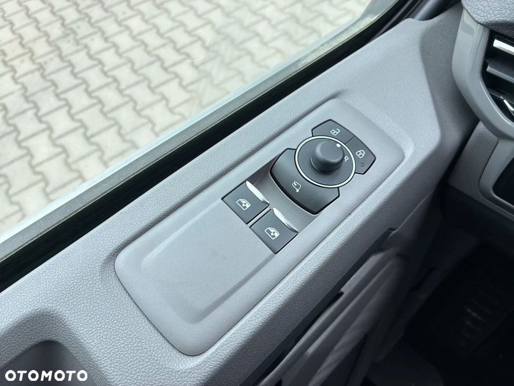 Volkswagen Caravelle 2.0 TDI L2 Life - 31