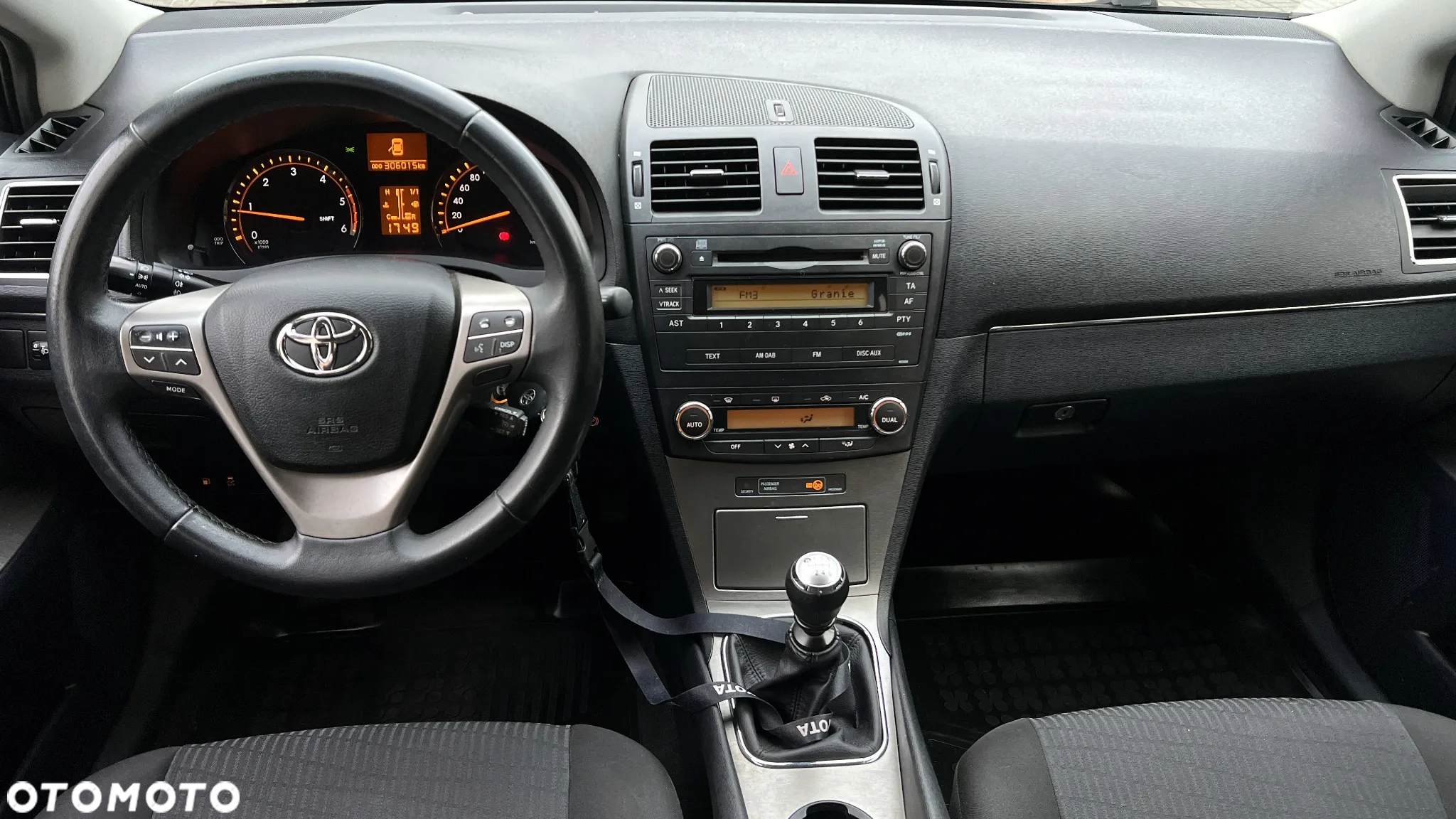 Toyota Avensis Combi 2.0 D-4D - 19