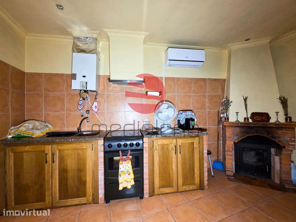 MORADIA T2 C/ GARAGEM E TERRENO - Grande imagem: 4/26